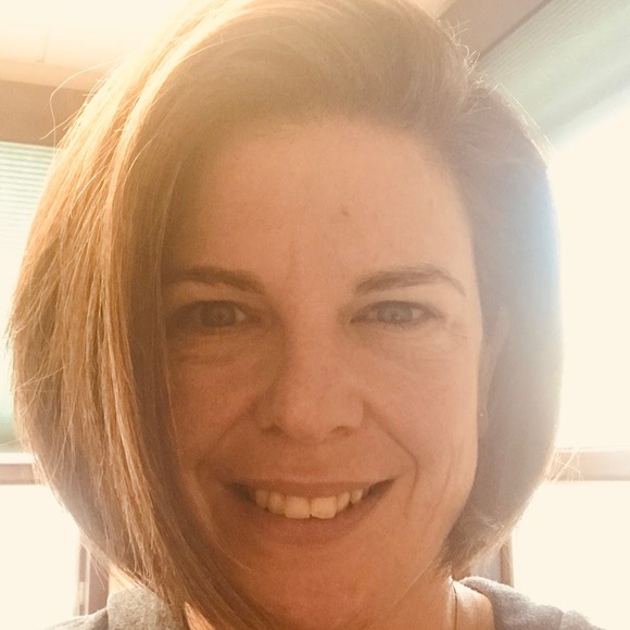 Meet your Posher, Jennifer - Picture 1 of 1